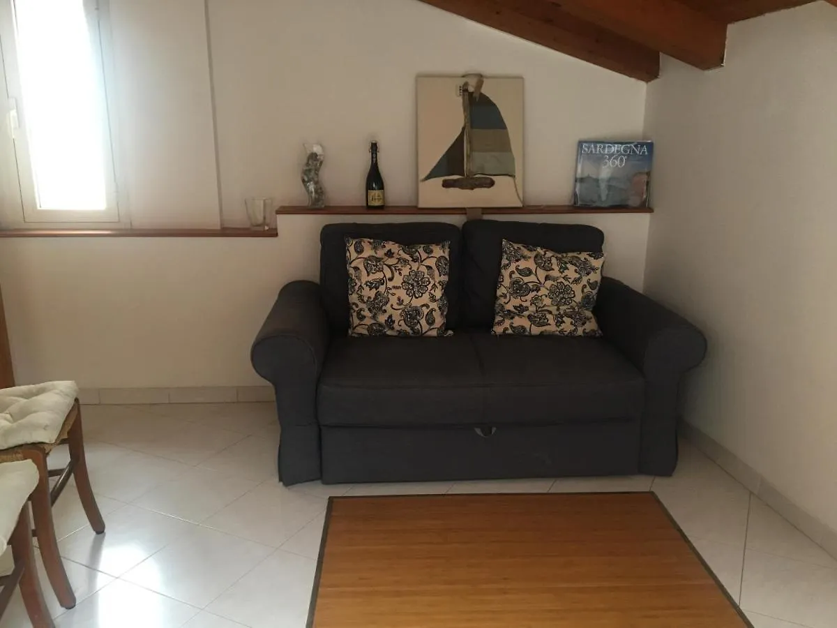 Apartamento Deliziosa Mansarda Nel Quartiere Marina - Cagliari Q8577