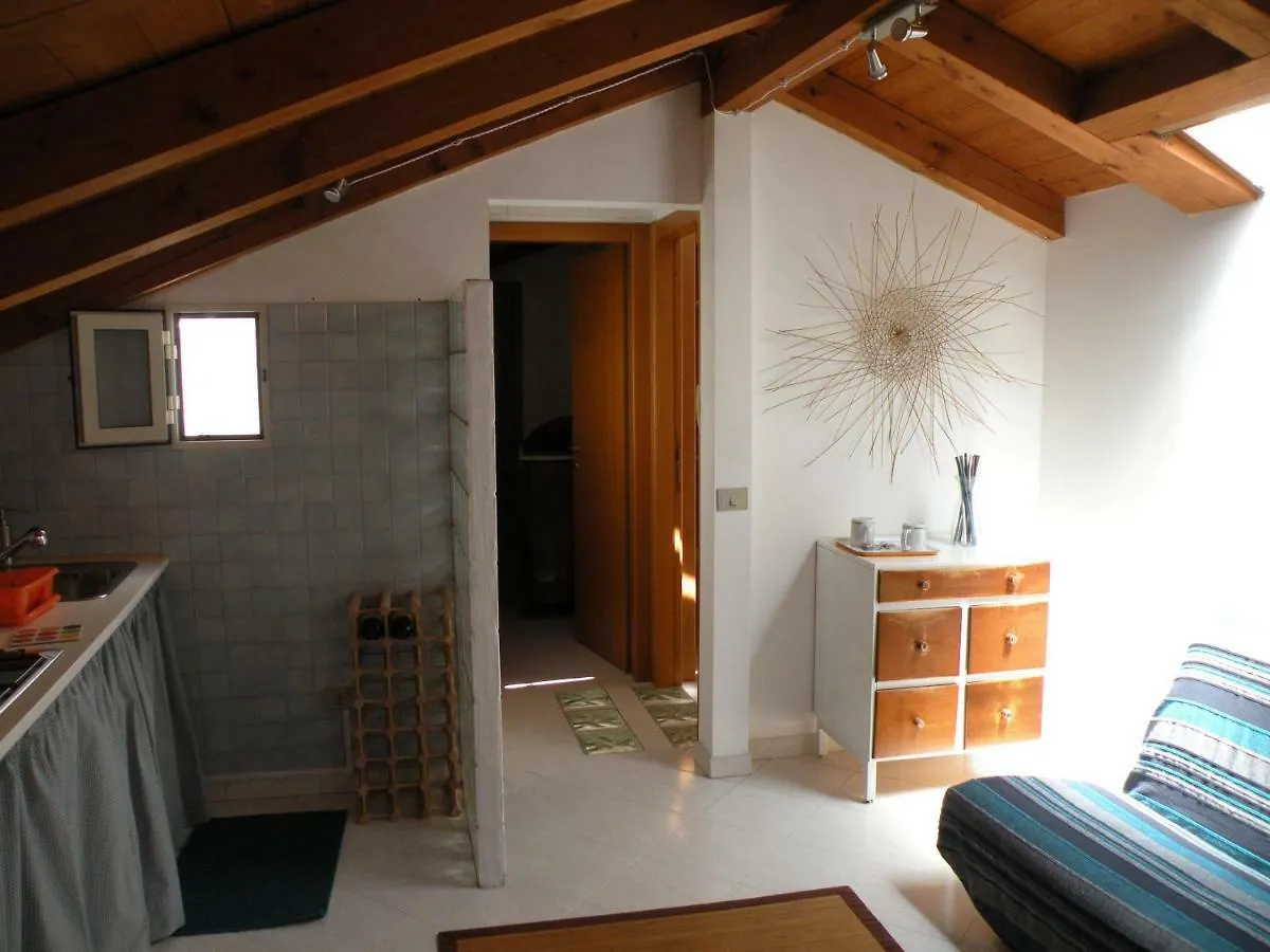 Apartamento Deliziosa Mansarda Nel Quartiere Marina - Cagliari Q8577