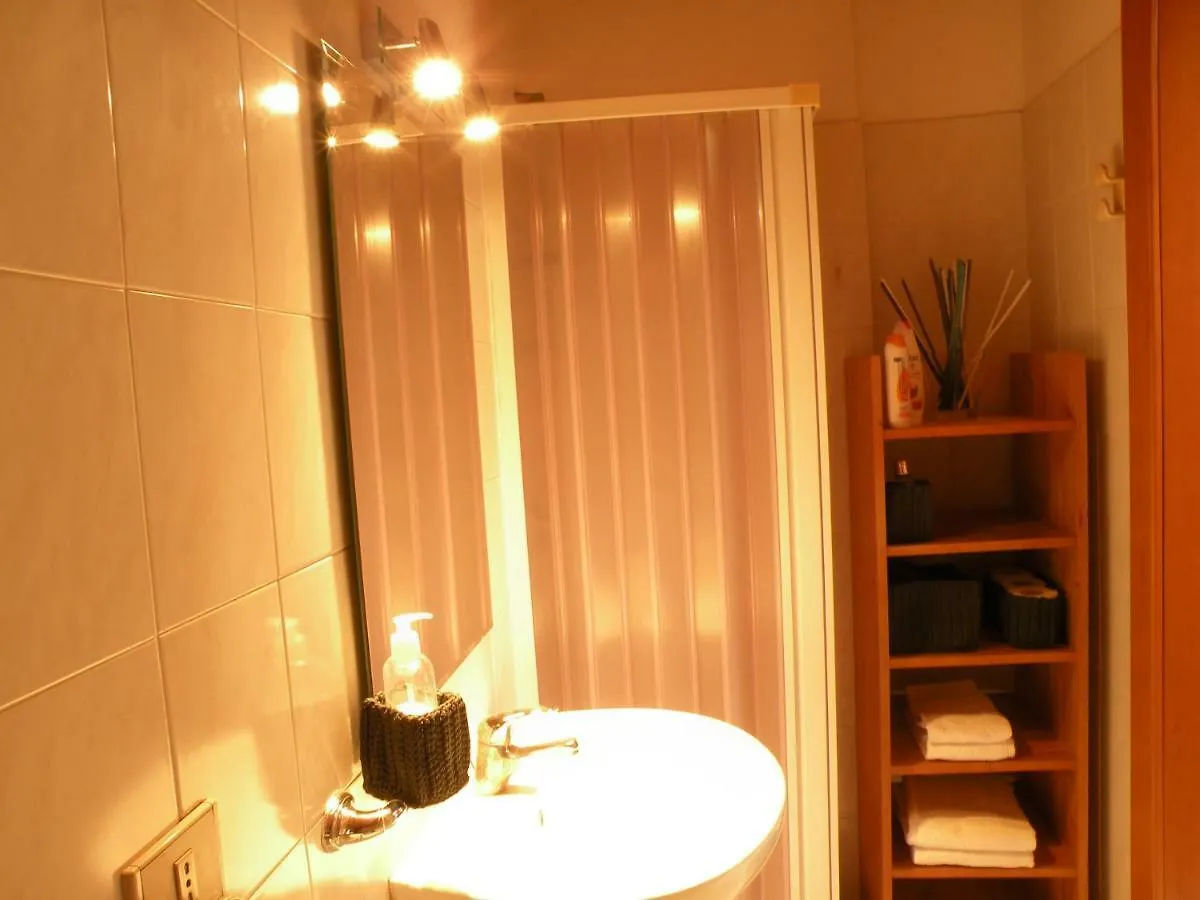 Apartamento Deliziosa Mansarda Nel Quartiere Marina - Cagliari Q8577 Italia