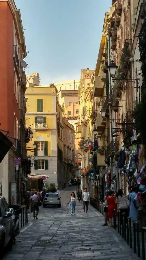 Apartamento Deliziosa Mansarda Nel Quartiere Marina - Cagliari Q8577 Italia